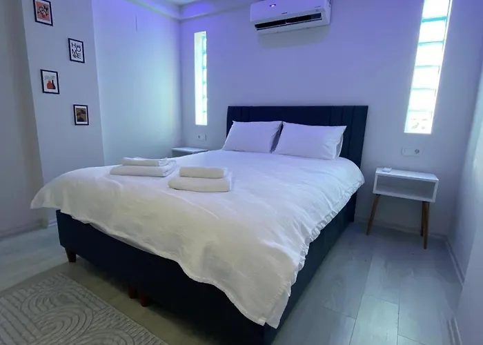 Comfortable, Stylish, Centrally Located Appartement