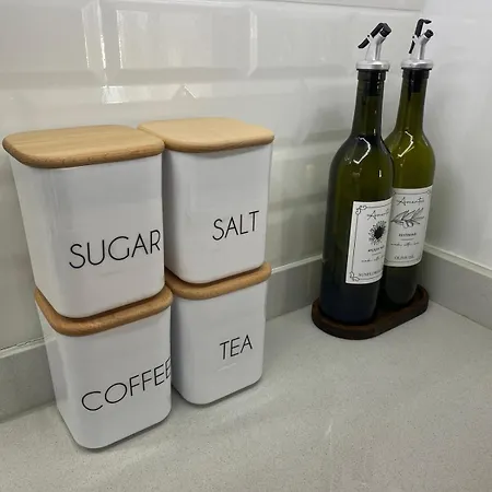 Comfortable, Stylish, Centrally Located Appartamento